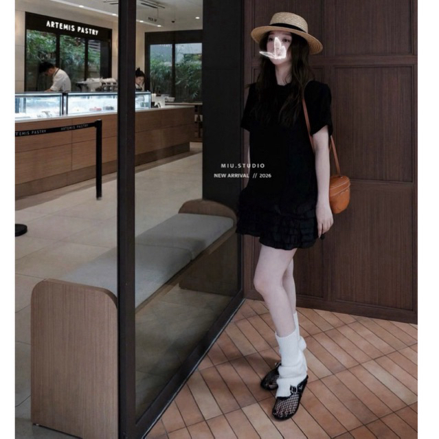 Váy suông dáng ngắn cổ tròn phối chân bèo tầng sanh chảnh, Váy babydoll from rộng tay ngắn phong cách basic trẻ trung