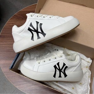 Giày MLB Chunky Classic Base New York Yankees Ivory - 3ASXCCB4N-50IVS