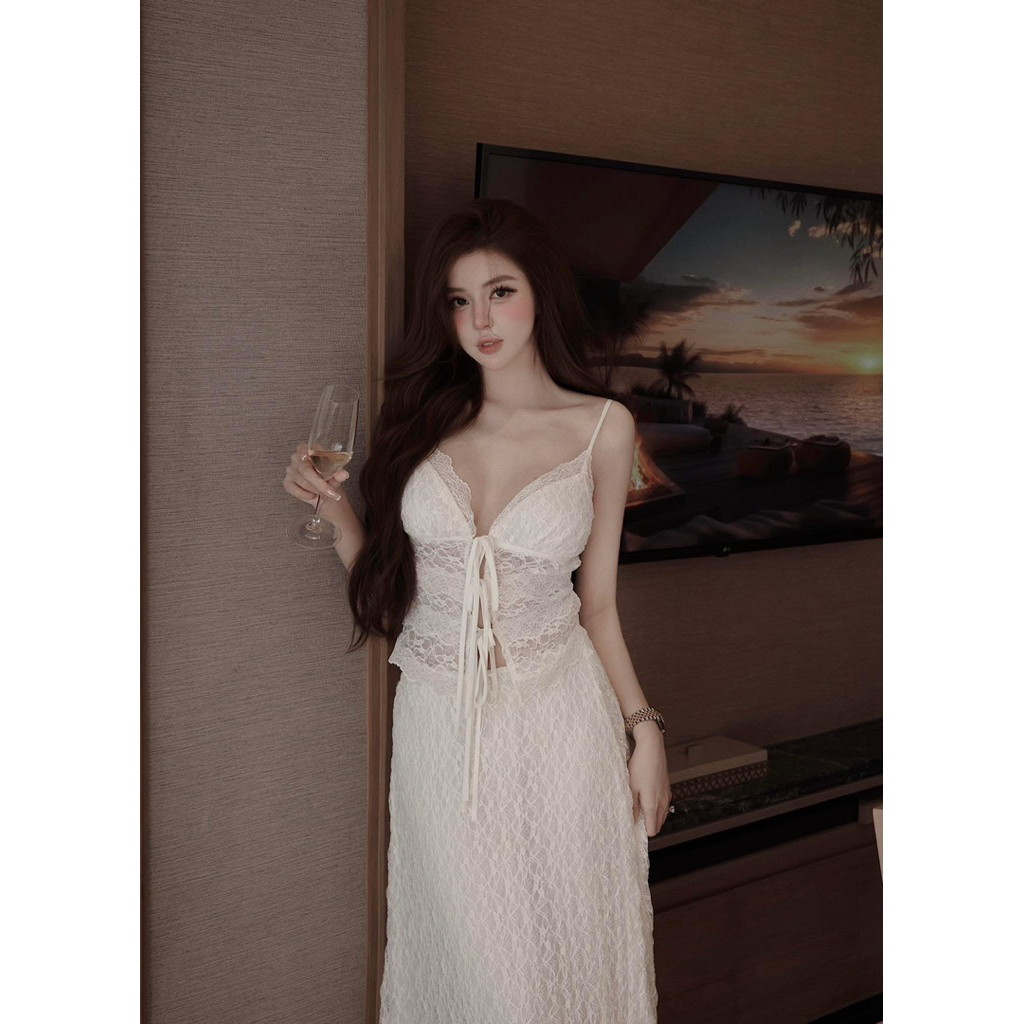 Set áo 2 dây thắt nơ ngực chân váy ren dài mai phương bùi