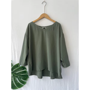 Áo Unilo màu rêu Nhật mới toanh size L
