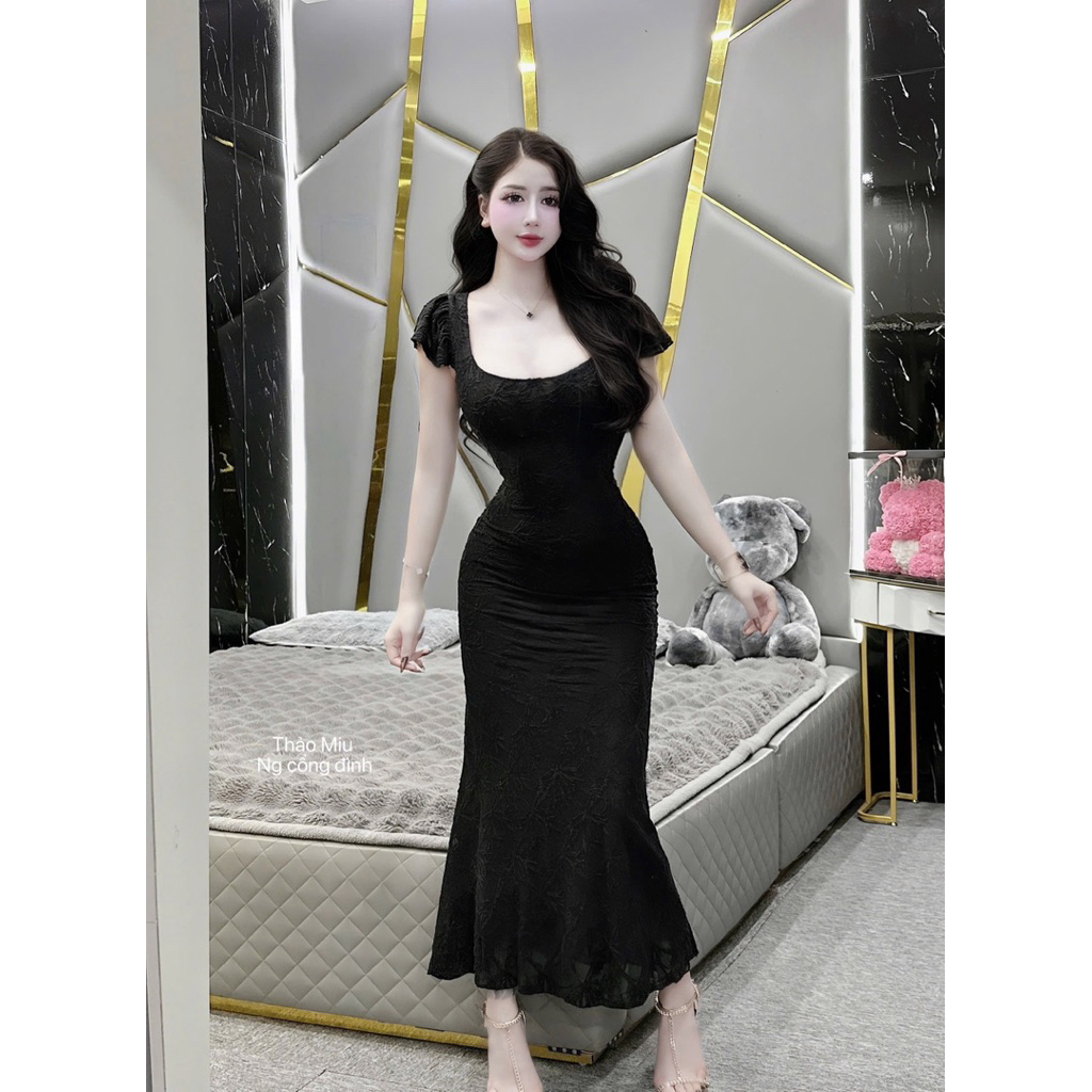 Váy body ren cổ vuông tay hến dáng dài