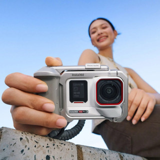 Insta360 Ace Pro 2 Single Battery Xplorer Bundle (White + Silver) - Action Camera 8K Chính Hãng | BH 12 Tháng