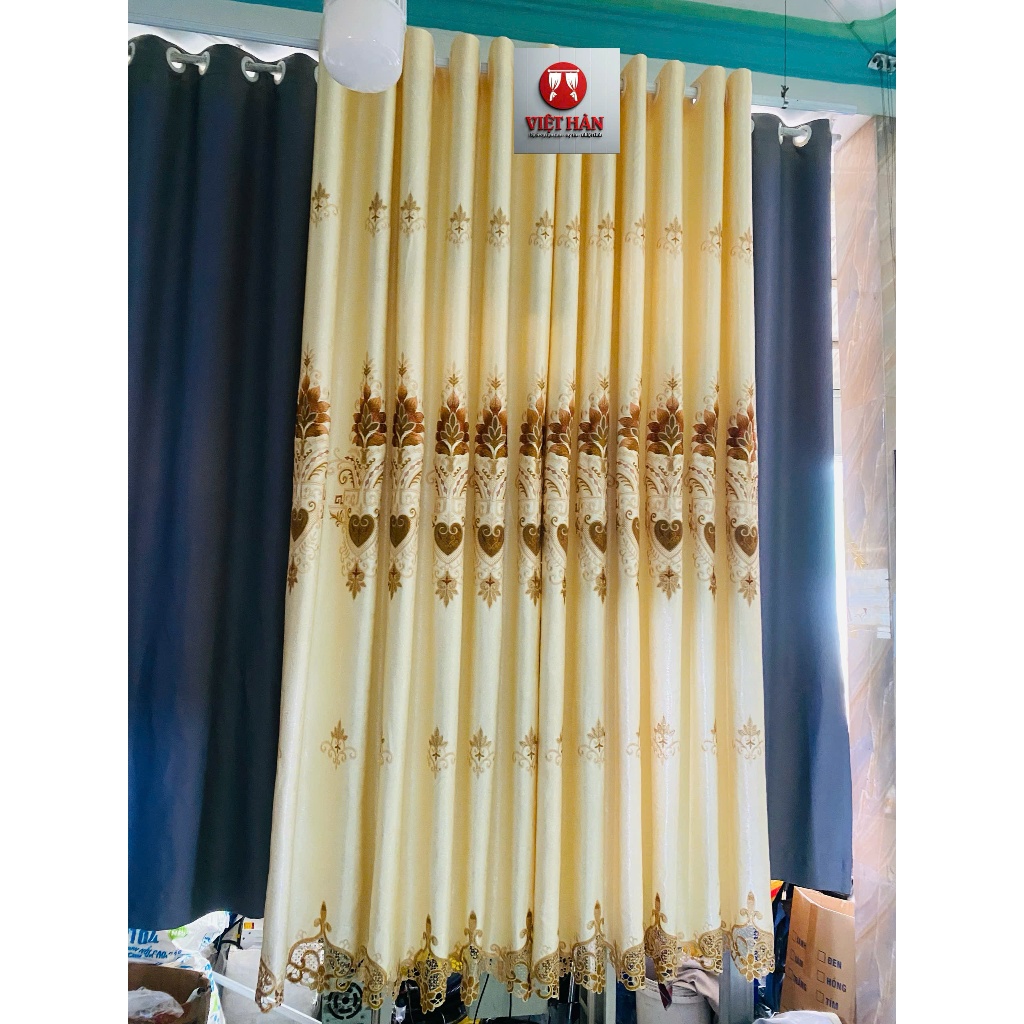 1 TẤM GẤM THÊU MÀU  VÀNG KEM PHỐI CHÂN REN CHƯA CÓ CÂY TREO - TREO 1 TẤM MUA 1 TẤM _TREO 2 TẤM MUA 2 TẤM RÈM CỬA VIỆT HÀ