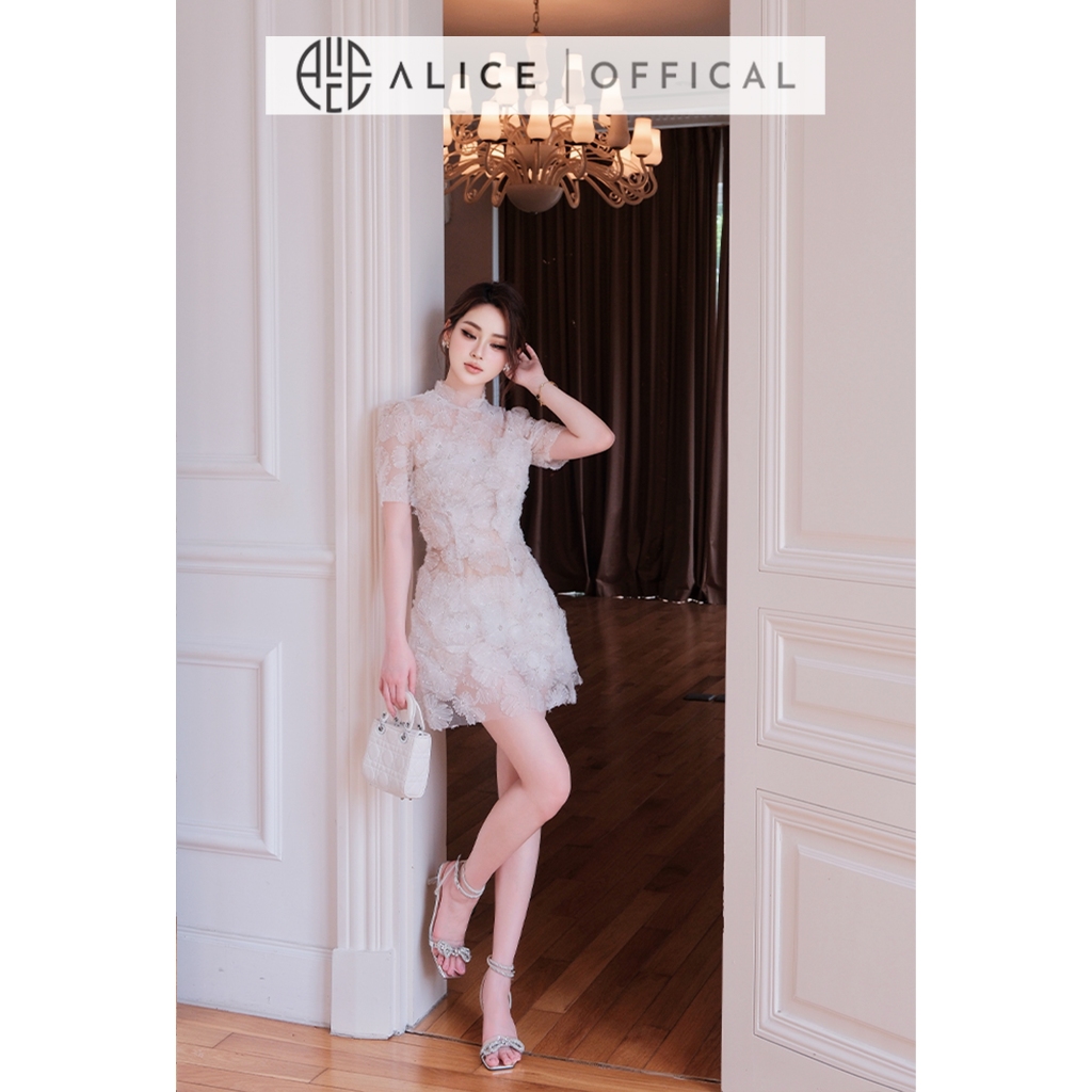 Váy Dự Tiệc Cao Cấp Alice Chất Ren Đính Hoa Nổi Kèm Đá, Dáng Chữ A Ngắn, Thiết Kế Chiết Eo Cổ Tròn Tôn Dáng V1463