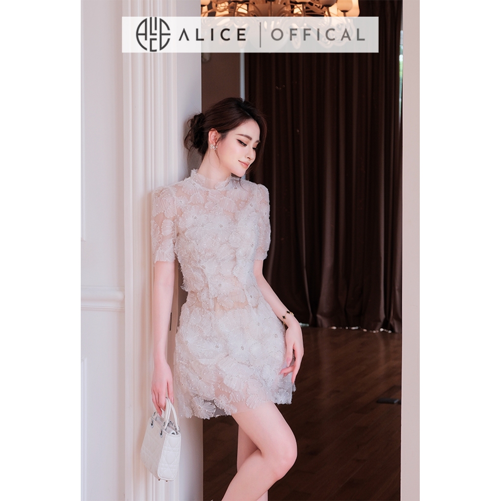 Váy Dự Tiệc Cao Cấp Alice Chất Ren Đính Hoa Nổi Kèm Đá, Dáng Chữ A Ngắn, Thiết Kế Chiết Eo Cổ Tròn Tôn Dáng V1463