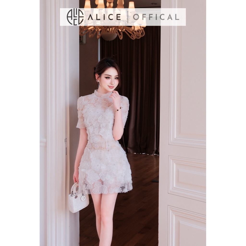 Váy Dự Tiệc Cao Cấp Alice Chất Ren Đính Hoa Nổi Kèm Đá, Dáng Chữ A Ngắn, Thiết Kế Chiết Eo Cổ Tròn Tôn Dáng V1463