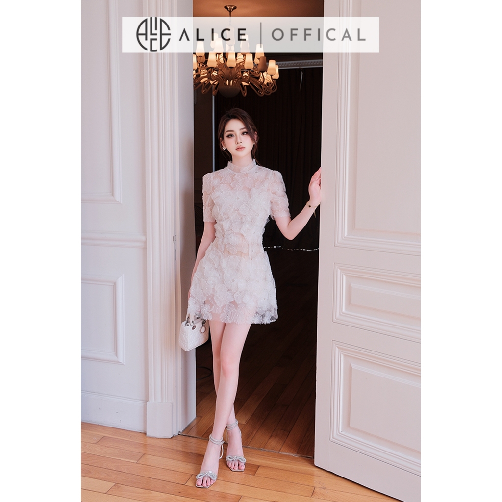Váy Dự Tiệc Cao Cấp Alice Chất Ren Đính Hoa Nổi Kèm Đá, Dáng Chữ A Ngắn, Thiết Kế Chiết Eo Cổ Tròn Tôn Dáng V1463