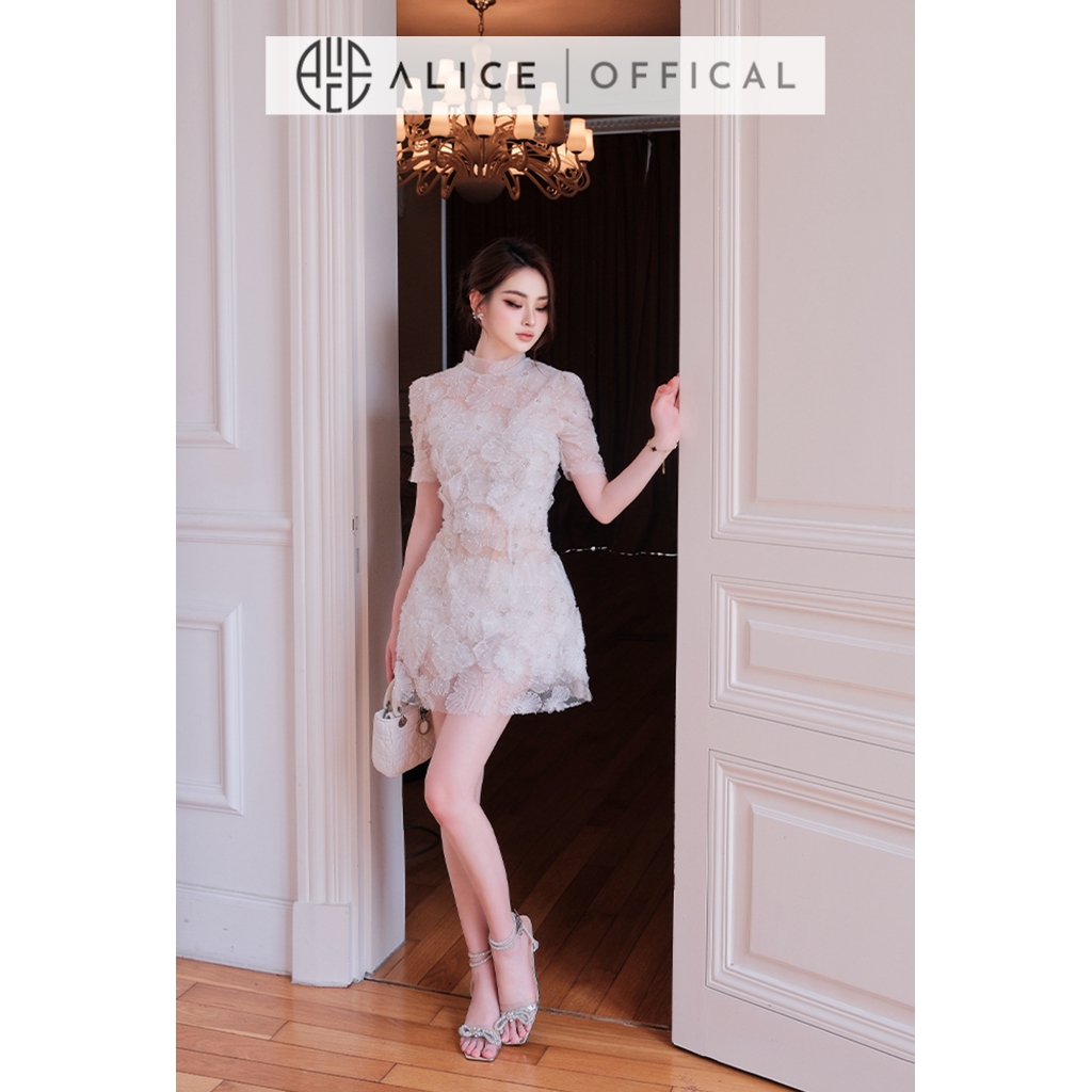 Váy Dự Tiệc Cao Cấp Alice Chất Ren Đính Hoa Nổi Kèm Đá, Dáng Chữ A Ngắn, Thiết Kế Chiết Eo Cổ Tròn Tôn Dáng V1463