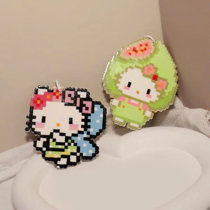 móc khóa pixel hello kitty