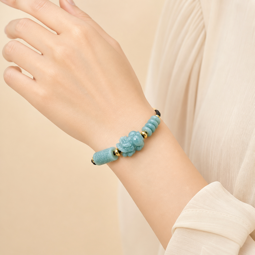 Vòng đeo tay nữ Lam Ngọc ba charm, lắc tay đá phong thủy Lộc Tụ Các cân bằng năng lượng, tạo cảm giác thư thái