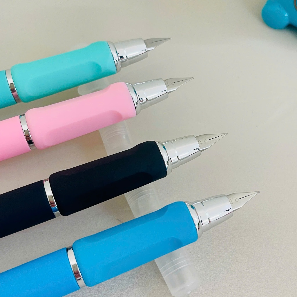 Bút Máy Ngòi EF 0.38mm Dạng Bấm K07 Cao Cấp - Bút Luyện Chữ Đẹp Êm Trơn, Vỏ Nhựa ABS Cho HS Cấp 1