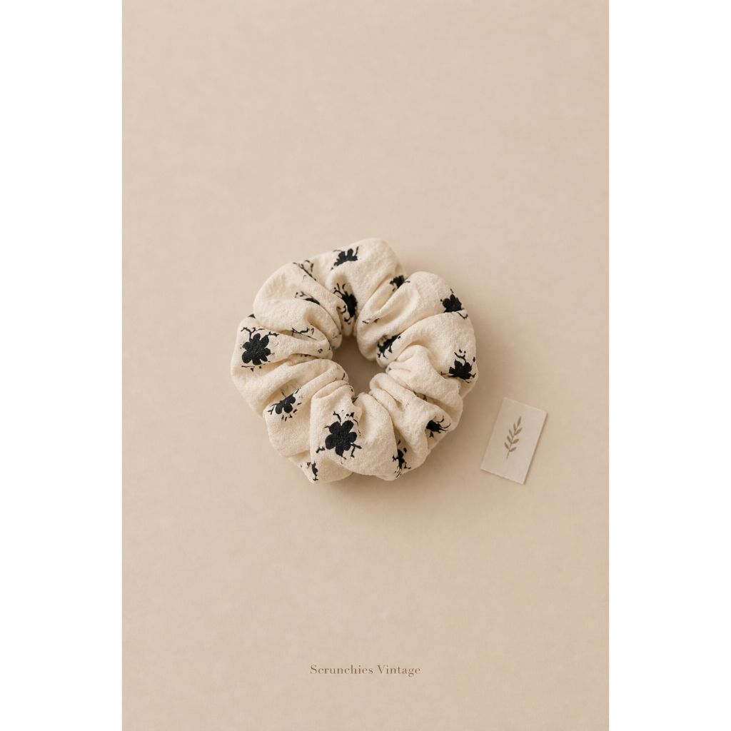 Scrunchies Vintage & Silk Collection – Dây Buộc Tóc Bản Lớn Họa Tiết Hoa Nhí & Lụa Satin Cao Cấp