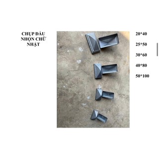 Chụp Đầu Sắt Hộp nhọn Chữ Nhật được thiết kế chắc chắn, kiểu dáng hiện đại với phần đỉnh dập nổi hình kim tự tháp