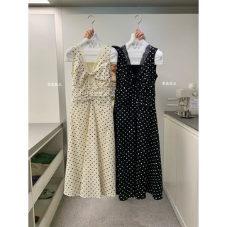 𝐏𝐡𝐢𝐞𝐧 𝐰𝐠𝐰𝐞 | (Sẵn) W9554 Váy Chấm Bi Dài Sát Nách Cổ V Phối Ren Soắn Ngực