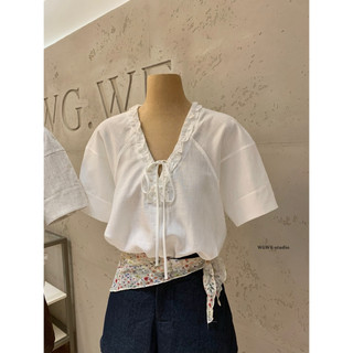 𝐏𝐡𝐢𝐞𝐧 𝐖𝐆𝐖𝐄 | (Sẵn) w9712 Áo Kiểu Tay Bồng Lỡ Cổ V Bèo Chất Linen