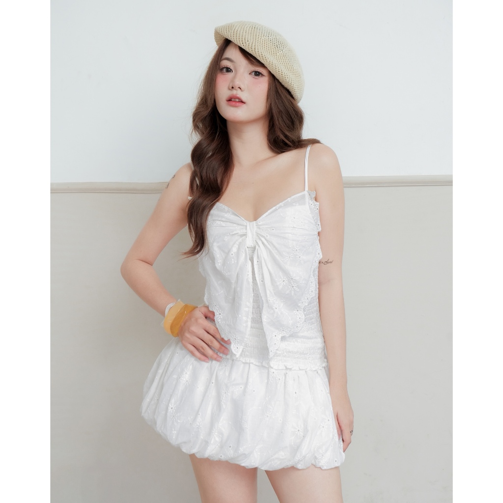 Set Nữ LOISEE Áo Hai Dây Họa Tiết Hoa Đục Lỗ Và Chân Váy Bí Dễ Thương Mùa Hè SECODEE