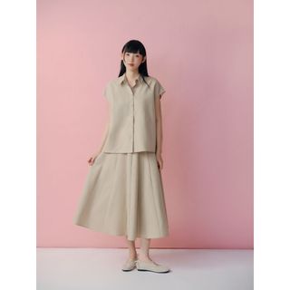 Set OLV áo và chân váy thanh lịch Beige Tie Neck Midi Set