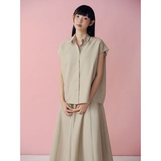 Set OLV áo và chân váy thanh lịch Beige Tie Neck Midi Set