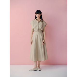 Set OLV áo và chân váy thanh lịch Beige Tie Neck Midi Set