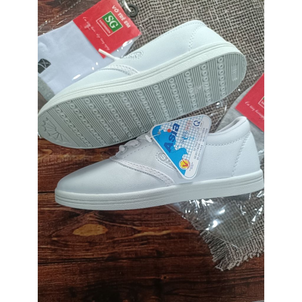 giày asia trắng buộc dây