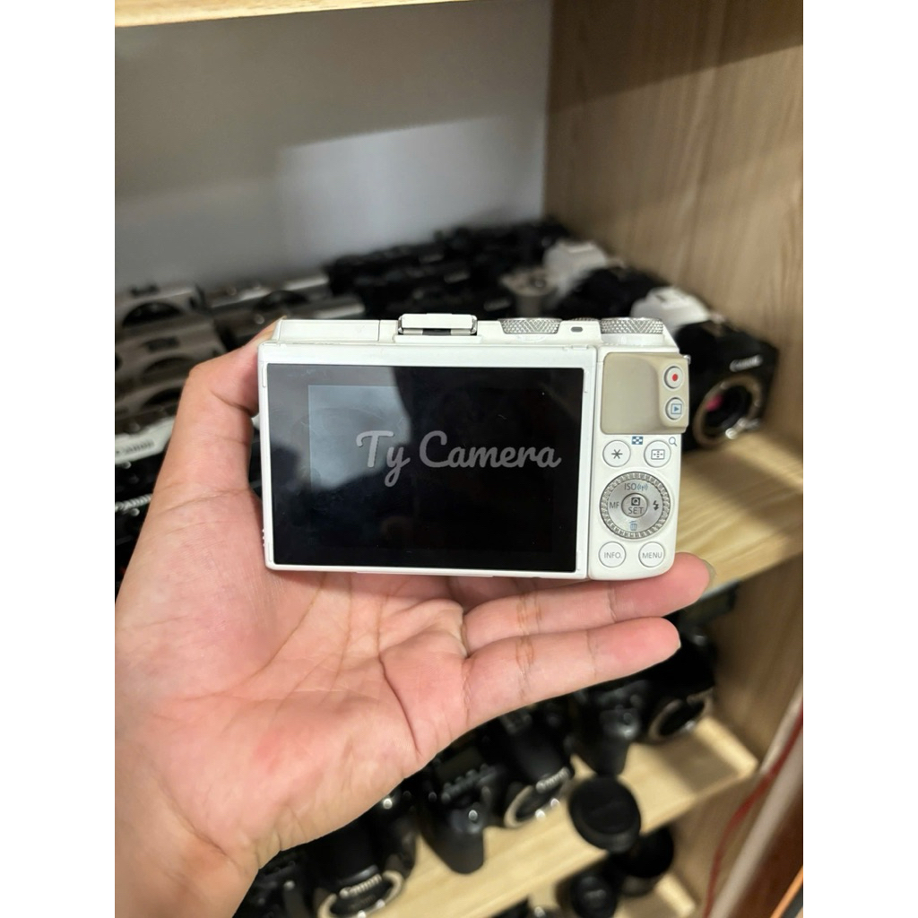 Máy ảnh CANON M3 mới 94-96% đẹp không lỗi (kèm full phụ kiện) | BigBuy360 - bigbuy360.vn