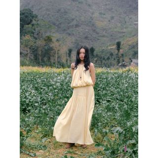 Set OLV áo và chân váy phù hợp đi biển Butter Halter Pleated Maxi mùa hè