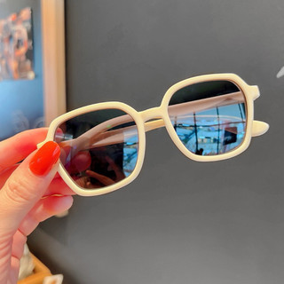 Kính râm trẻ em, kính mát đi chơi đi biển cho bé trai bé gái