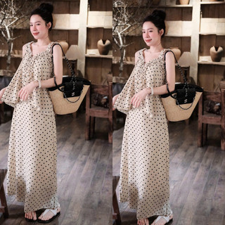 Đầm chấm bi hai dây dáng dài phối bèo tầng màu kem