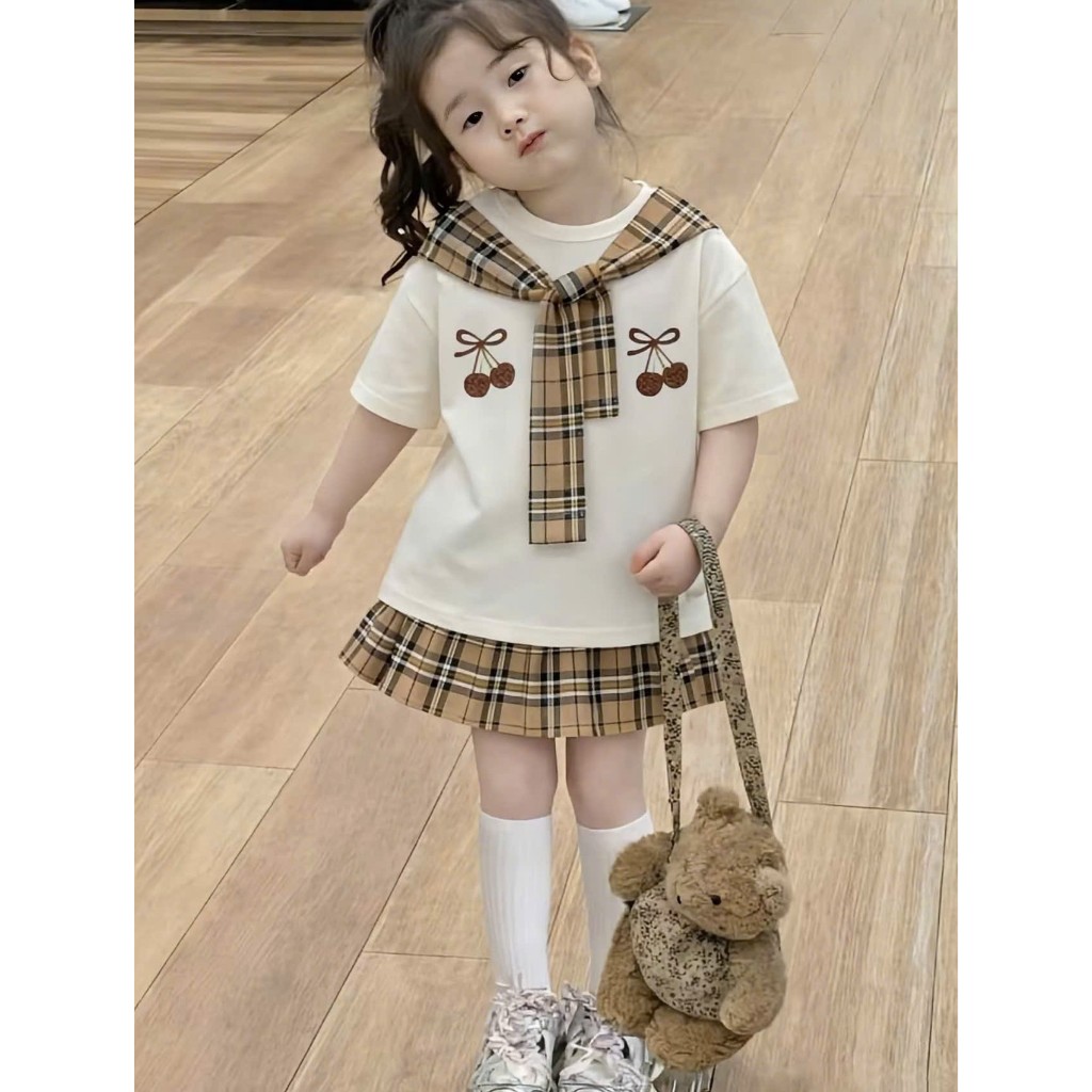Set đồ bé gái mùa hè phong cách Hàn Quốc áo thun cổ thủy thủ thêu cherry kèm chân váy caro xếp ly
