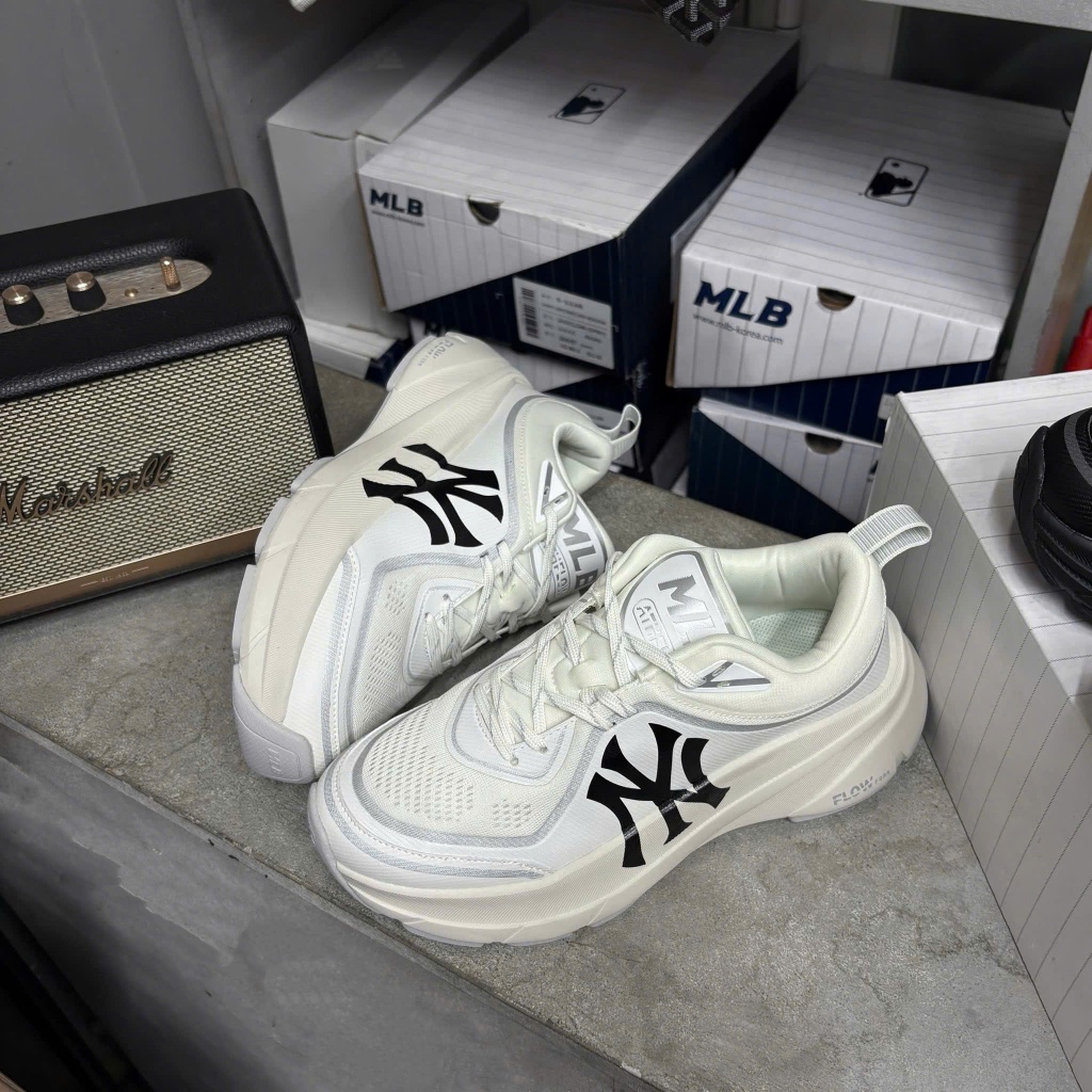 [Chính hãng] Giày thể thao sneaker MLB Athflow v2 New York Yankees Trắng Đen - 3ARNATF4N-50IVS