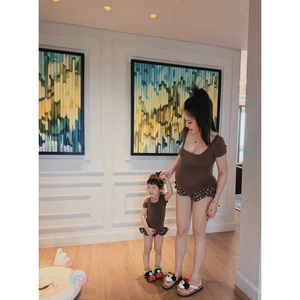 Bikini bodysuit viền bèo bi mẹ và bé kim anh bùi