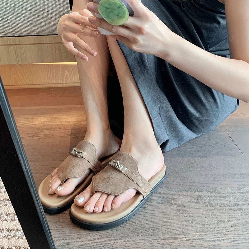 Dép Kẹp Nữ CCA Đế Trấu Quai Da Đính Khóa Kim Loại Hàn Quốc Hot Trend | Tiệm giày Quỳnh Anh
