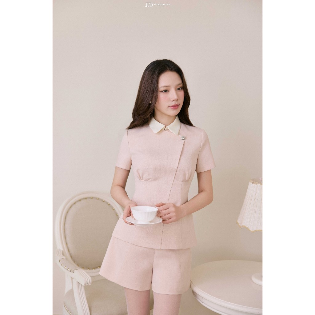 Set Đồ Áo Kiểu Nhún Ngực Cổ Sen Có Chân 2T30.2604, Quần Ngắn 2 Túi 3S04.2604. Set Đồ Nữ Thanh Lịch Công Sở Tiểu Thư JM