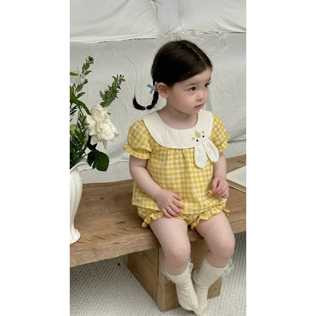 Bộ đũi cổ yếm thêu thỏ cho bé gái chất mát mẻ 6-16kg