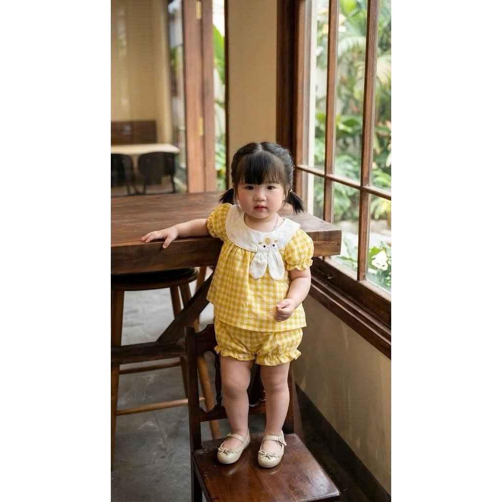 Bộ đũi cổ yếm thêu thỏ cho bé gái chất mát mẻ 6-16kg