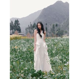Đầm maxi OLV cổ yếm bèo tầng Ivory Halter Neck Ruffle Maxi Dress
