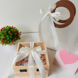 (Tặng ruy băng, thiệp) Hộp gỗ sang trọng đựng quà tặng kt 12*12*8cm, tặng kèm thiệp và ruy băng