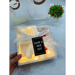 Hộp mica xinh xắn, hộp quà tặng kèm phụ kiện sang trọng