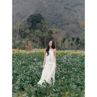 Váy maxi OLV cổ yếm nhún thanh lịch White Halter Gathered Maxi Dress