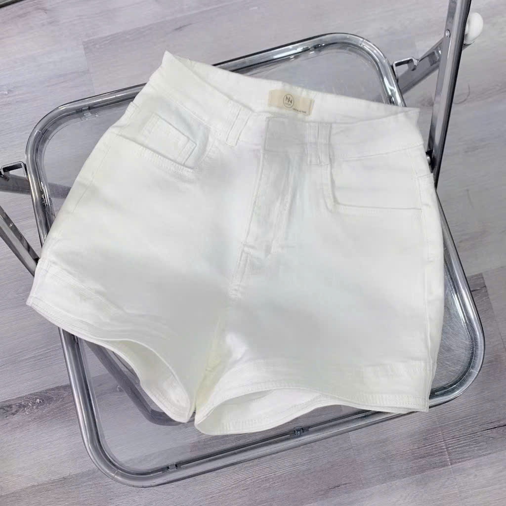 Quần Short Jeans Trắng Cao Cấp, Chất Vải Xịn Co Giãn Tốt, Form Body Hack Dáng