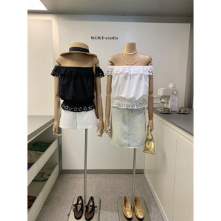 𝐏𝐡𝐢𝐞𝐧 𝐖𝐆𝐖𝐄 | w9591 Áo Thô Trễ Vai Hoa Lỗ Bo Bí Dễ Thương