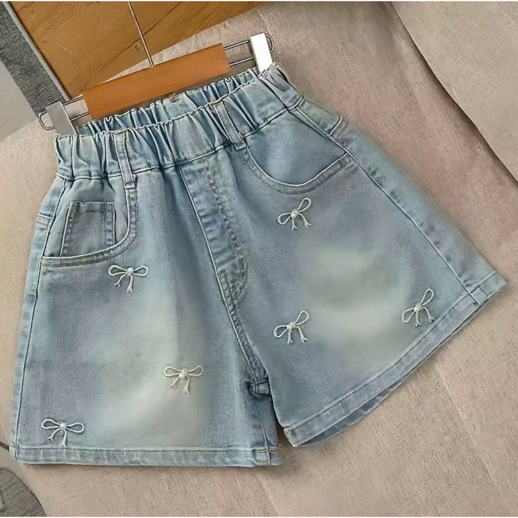 QUẦN SHORT JEAN LƯNG CHUN XẾP LY HỌA TIẾT XIÊU XINH CHO BÉ GÁI