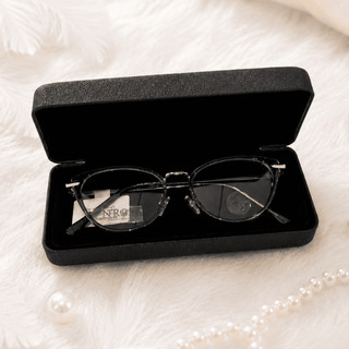 Hộp Đựng Kính N’ROSA Eyewear – Phụ Kiện Bảo Vệ Tối Ưu Cho Mọi Loại Gọng Kính
