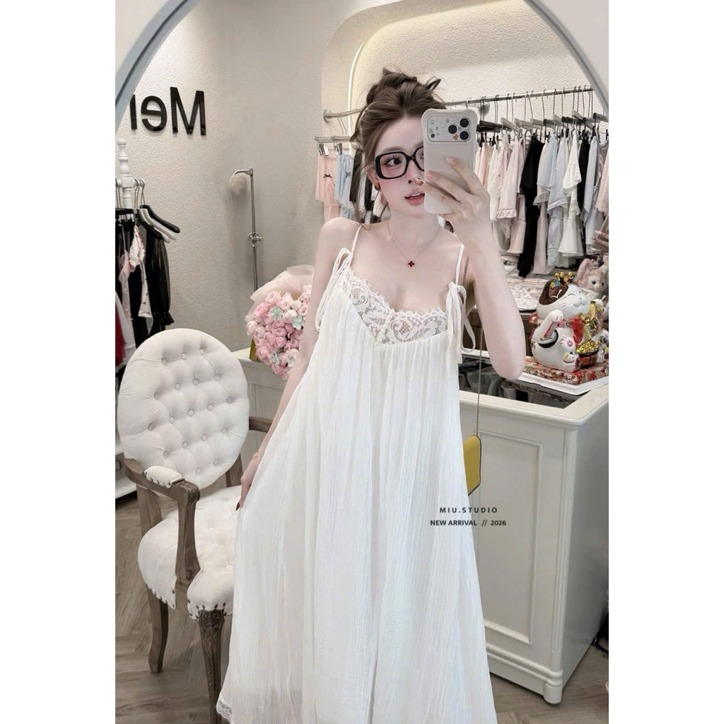 MIU.STUDIO • Váy maxi hai dây chất liệu tơ đũi phối viền ren cao cấp , Đầm suông trắng from rộng mặc đi biển, đi chơi
