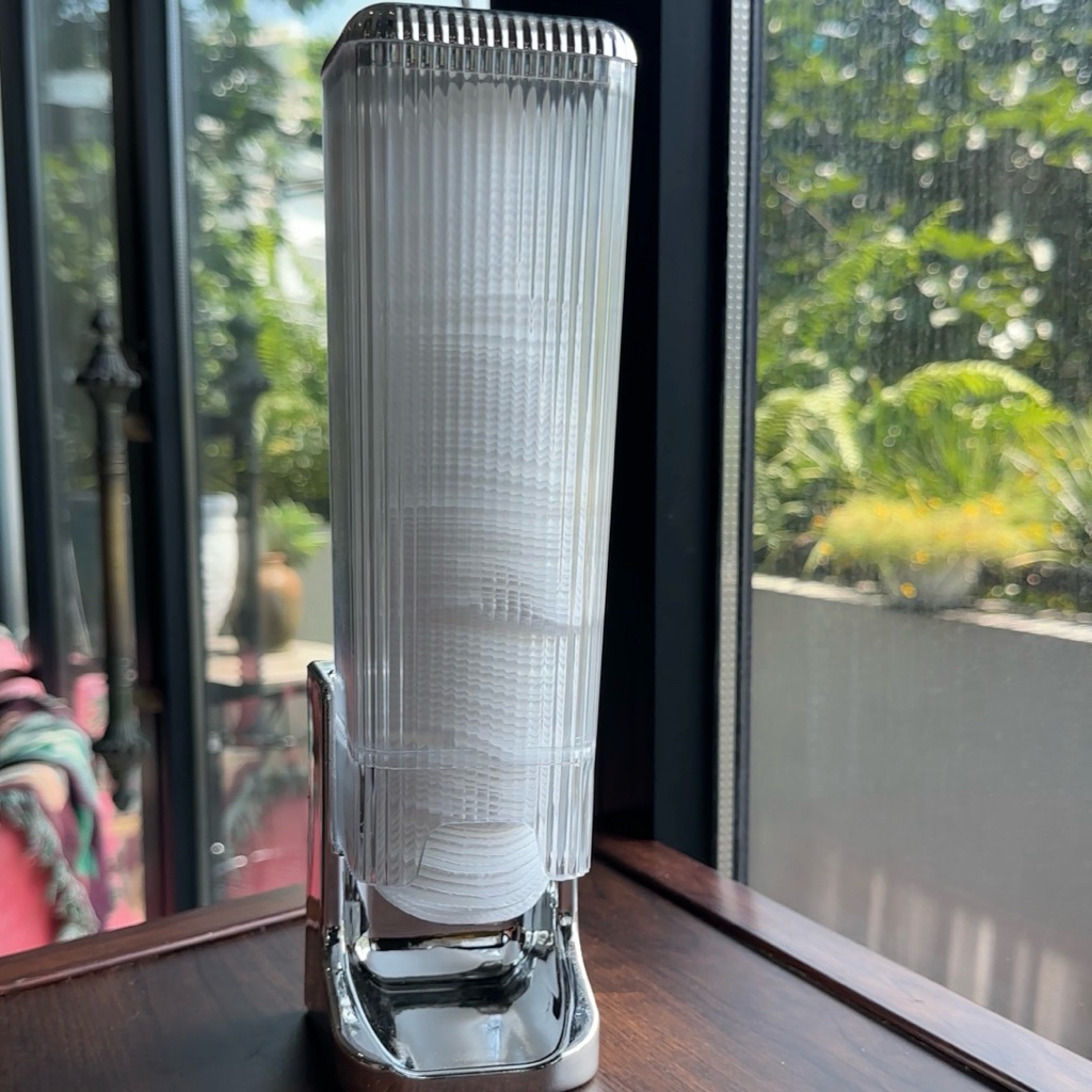 Hộp đựng bông tẩy trang dán tường hình vuông , tặng kèm miếng dán Vns303
