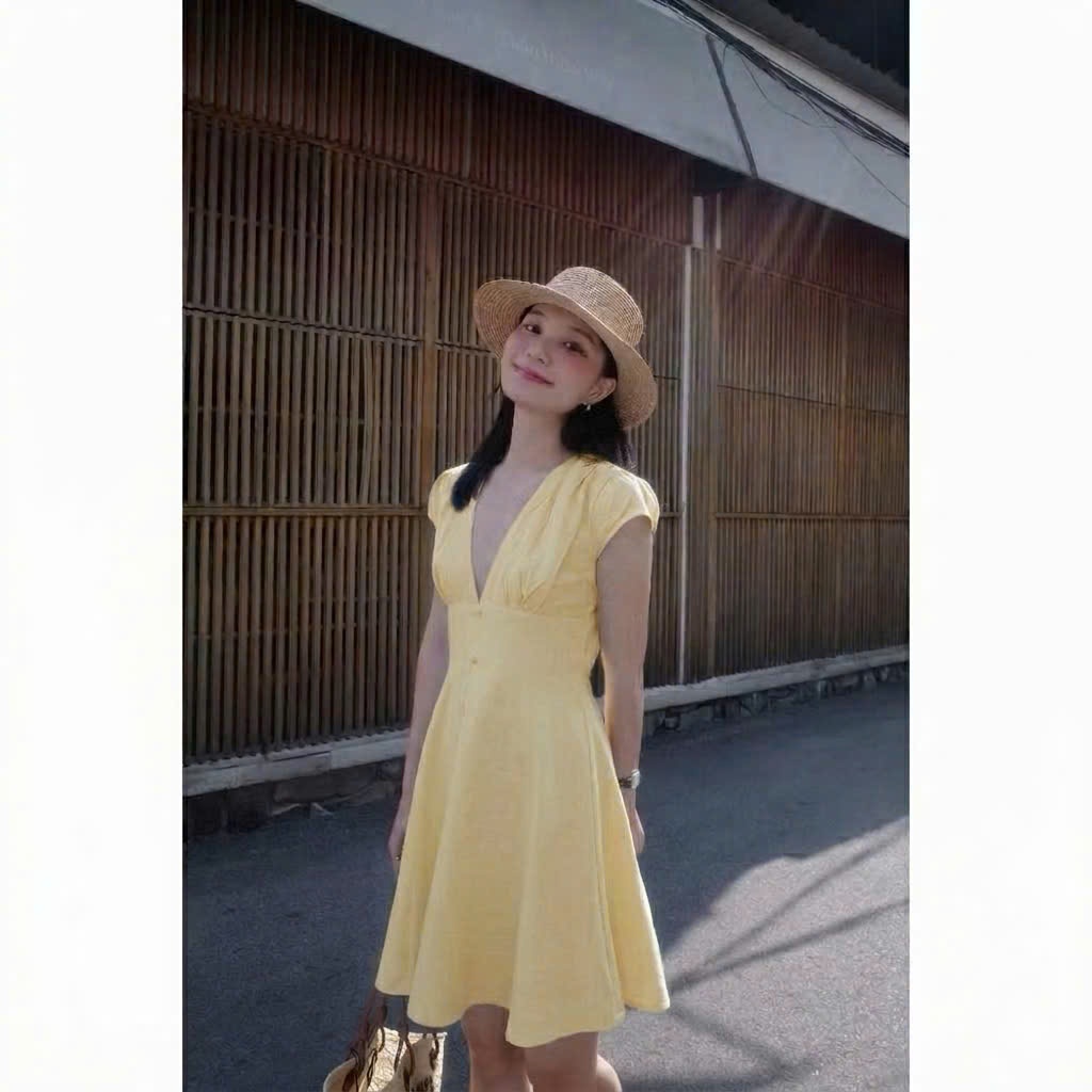 𝗨𝗿𝗶 𝗗𝗿𝗲𝘀𝘀 - Đầm Linen cổ V phối nút bọc