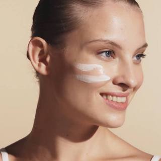 Kem Chống Nắng Mỏng Nhẹ Dưỡng Ẩm Và Bảo Vệ Da Sensilis Water Fluid SPF50+ 40ml