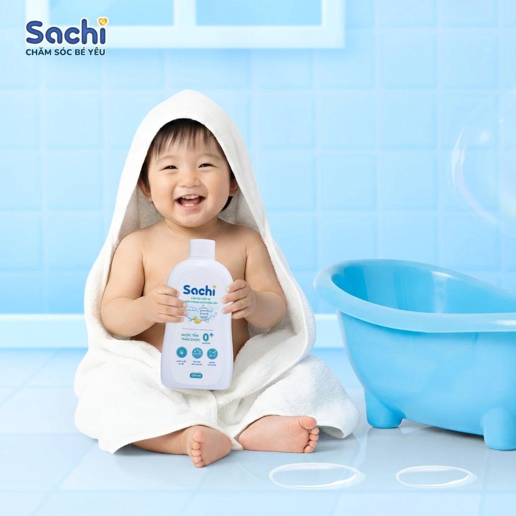 Nước tắm thảo dược cho bé Sachi 180ml làm sạch nhẹ nhàng diu mát da, hạn chế mảng bám da đầu