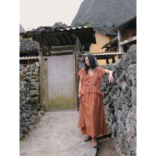 Đầm maxi OLV cổ V bèo nhún phong cách Boho nữ tính Brown V Neck Ruffle Maxi Dress
