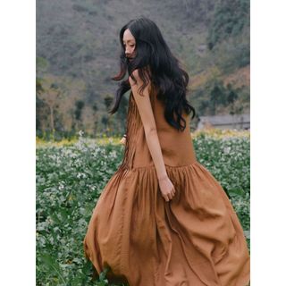 Đầm maxi OLV 2 dây nhún ly thanh lịch Brown Cotton Strappy Smocked Maxi Dress
